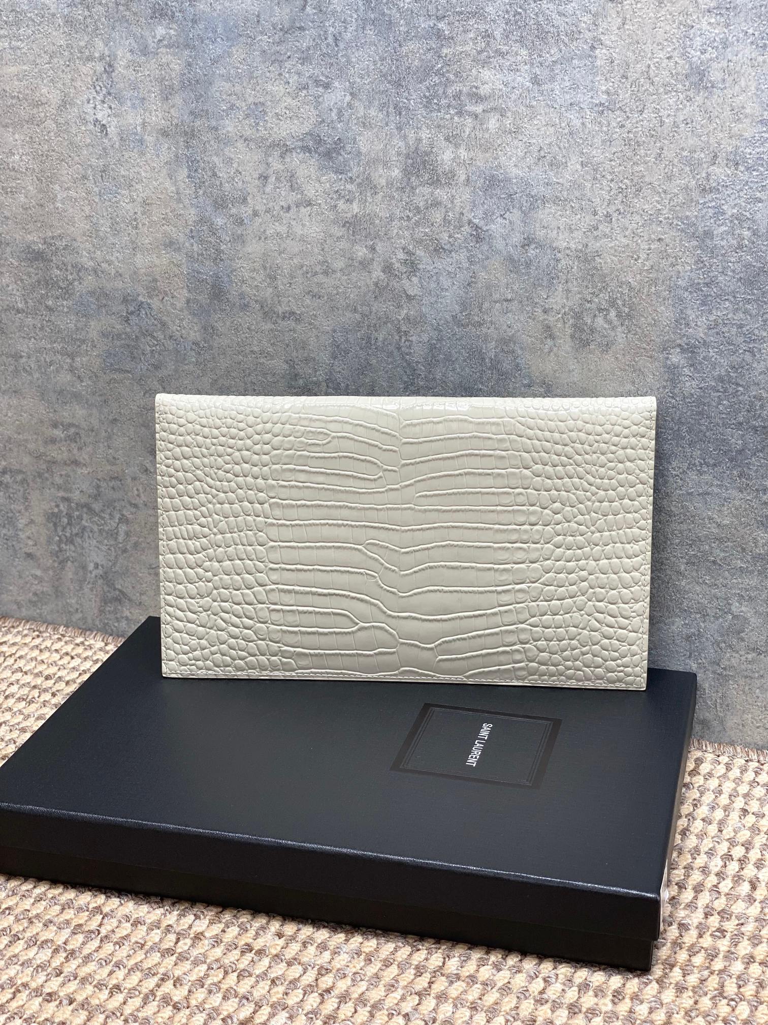 YSL Style White Leather Clutch Bags detail image 2 from source 770849