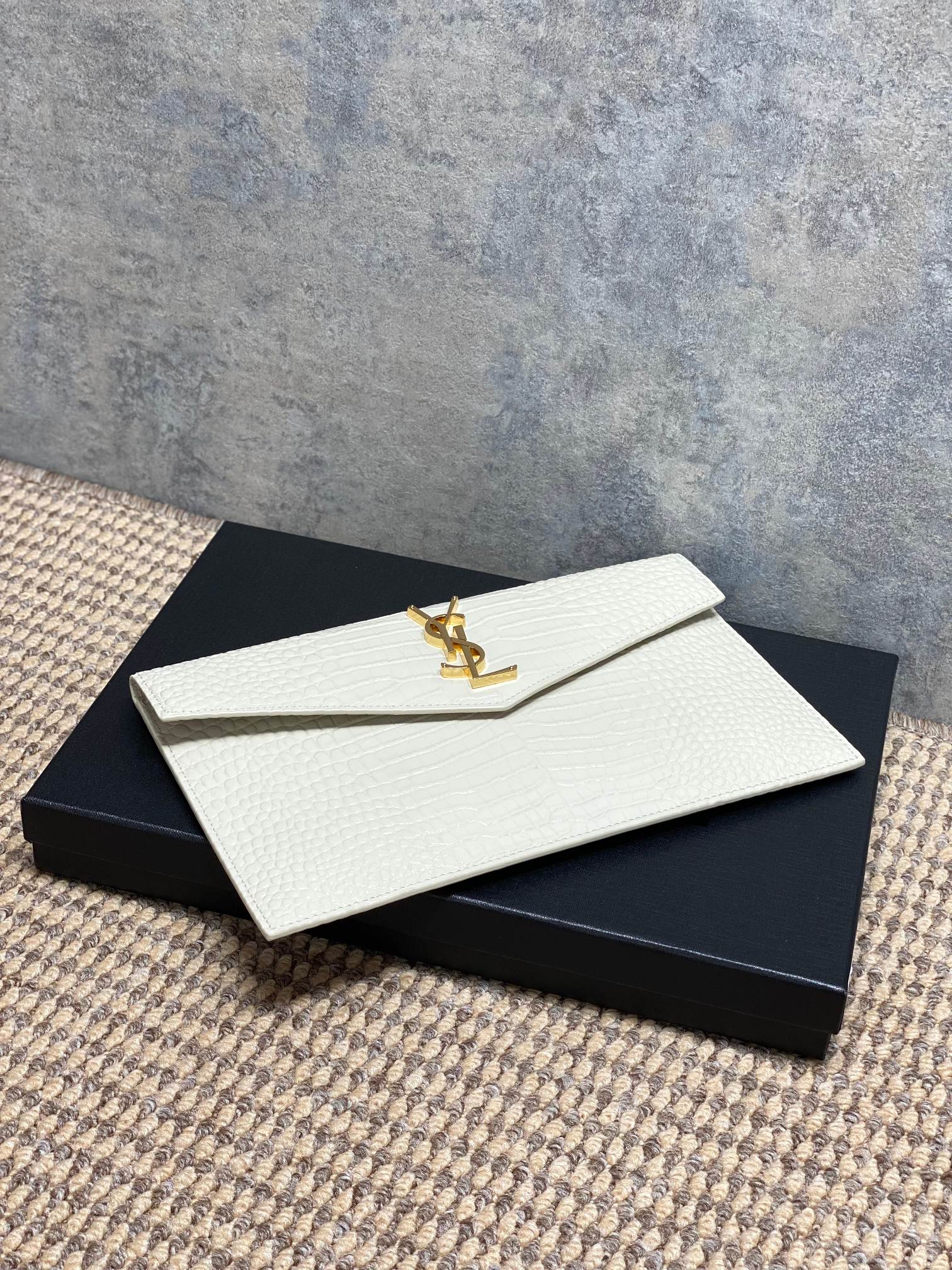 YSL Style White Leather Clutch Bags detail image 5 from source 770849