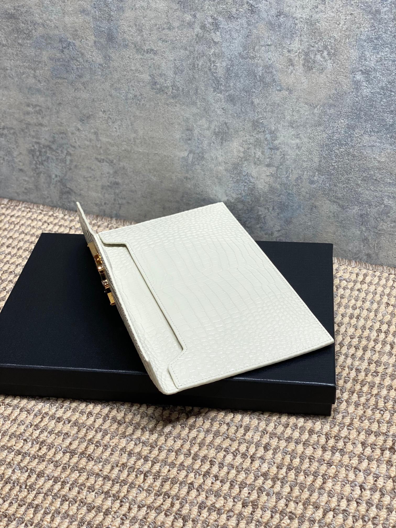 YSL Style White Leather Clutch Bags detail image 7 from source 770849