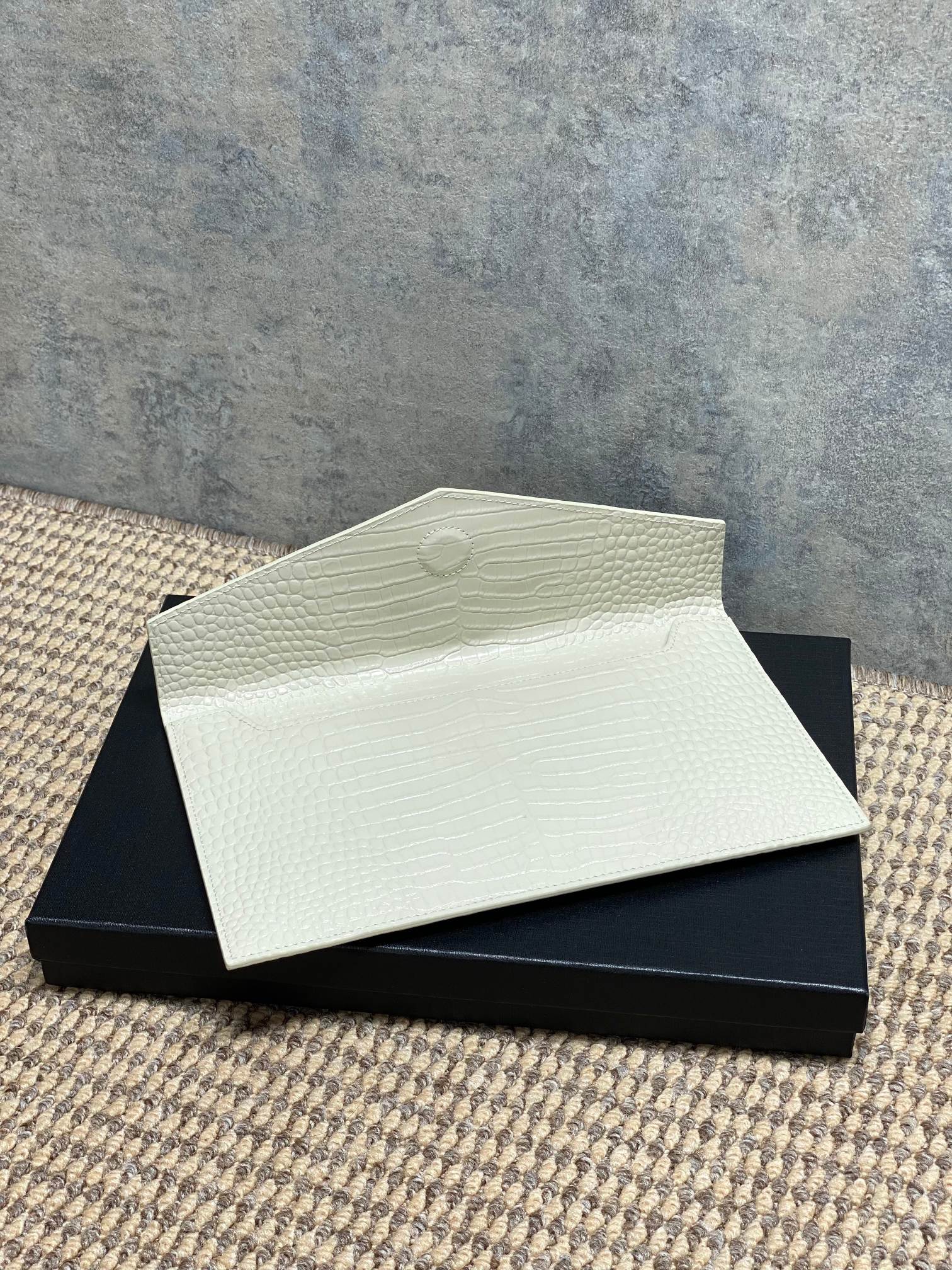 YSL Style White Leather Clutch Bags detail image 6 from source 770849