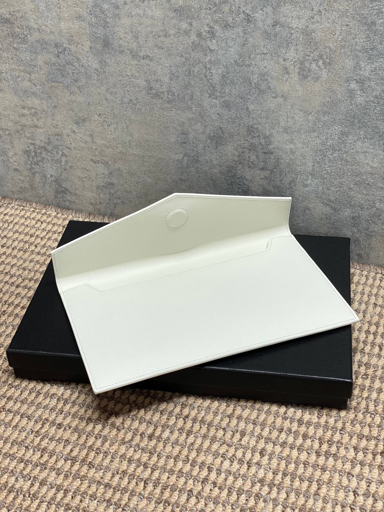YSL Style White Leather Clutch Bags detail image 6 from source 770845