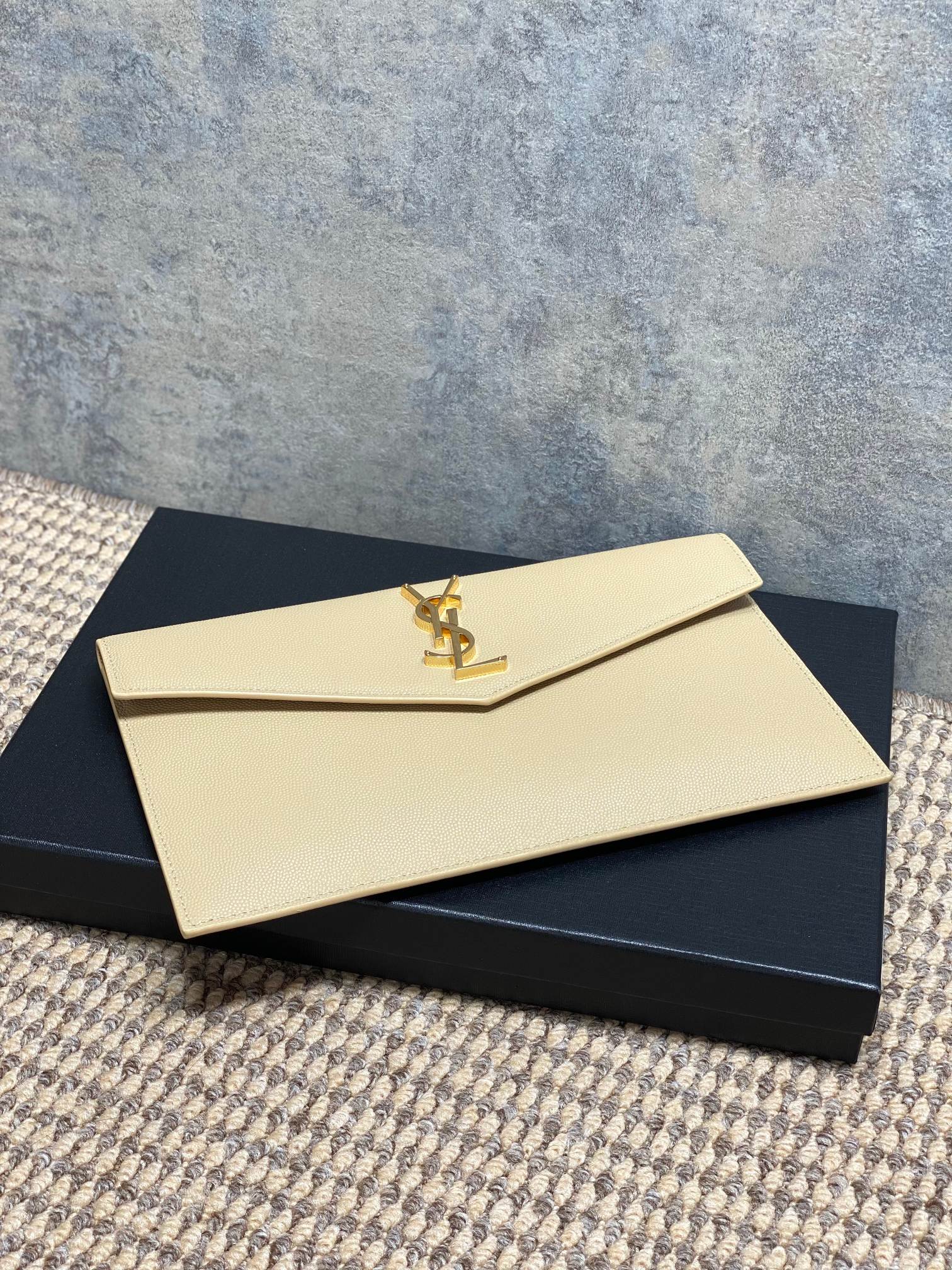 YSL Style Beige Leather Clutch Bags detail image 5 from source 770846