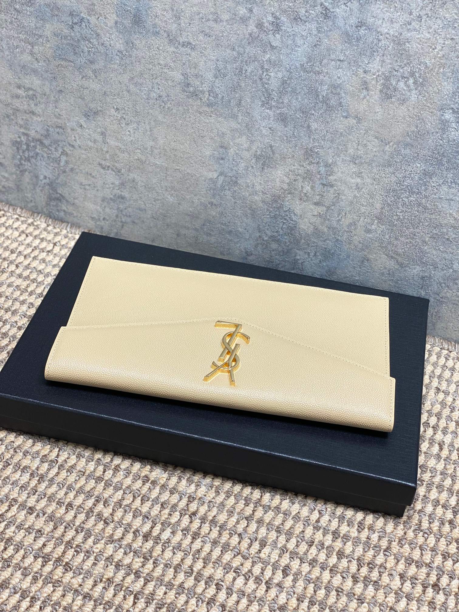 YSL Style Beige Leather Clutch Bags detail image 4 from source 770846