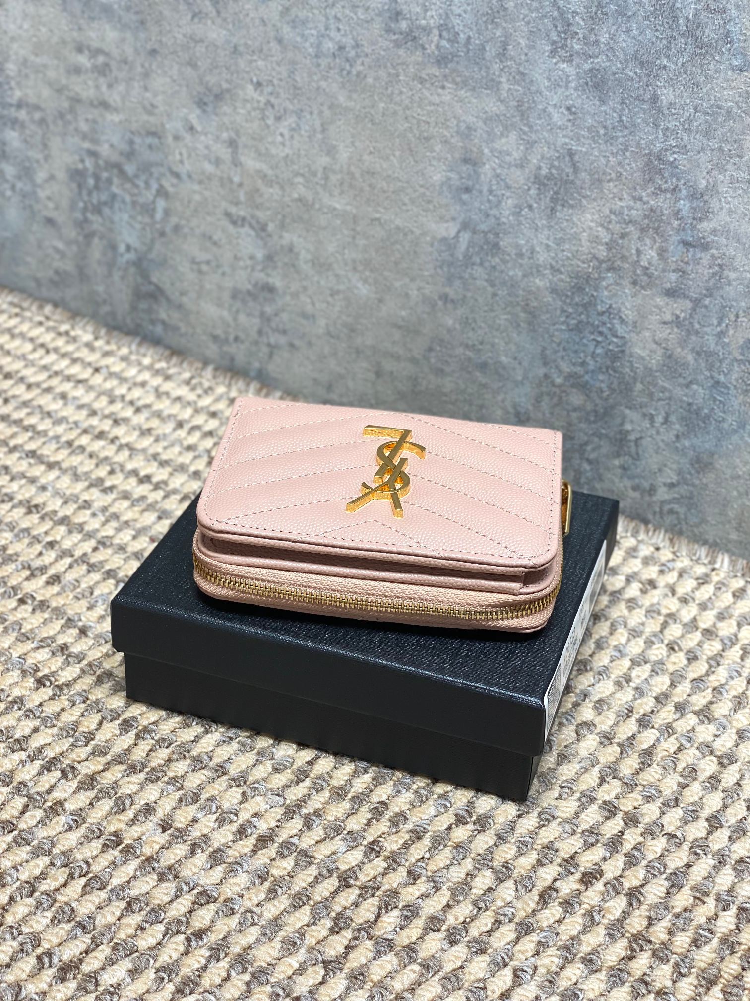 YSL Style Leather Wallet Bags detail image 4 from source 770825