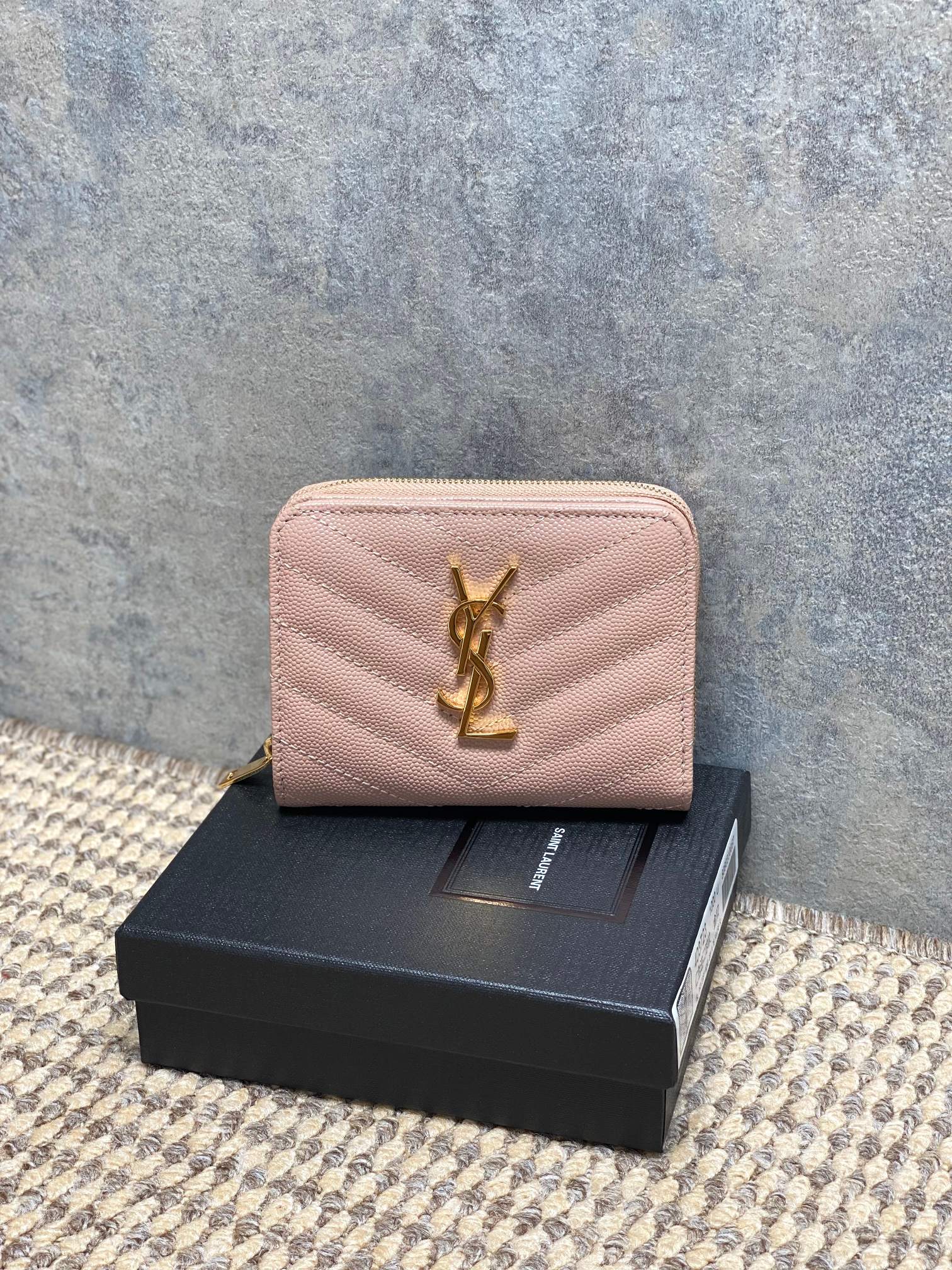 YSL Style Leather Wallet Bags detail image 1 from source 770825