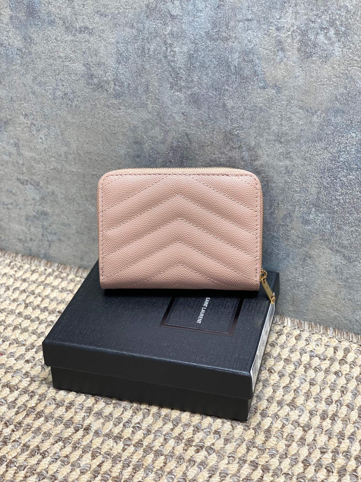YSL Style Leather Wallet Bags detail image 2 from source 770825