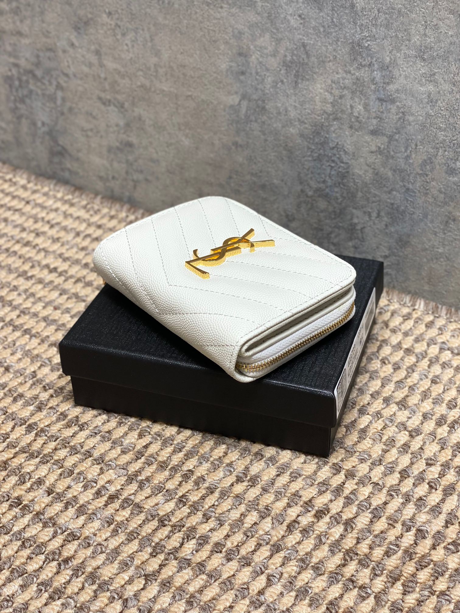 YSL Style Leather Wallet Bags detail image 3 from source 770826