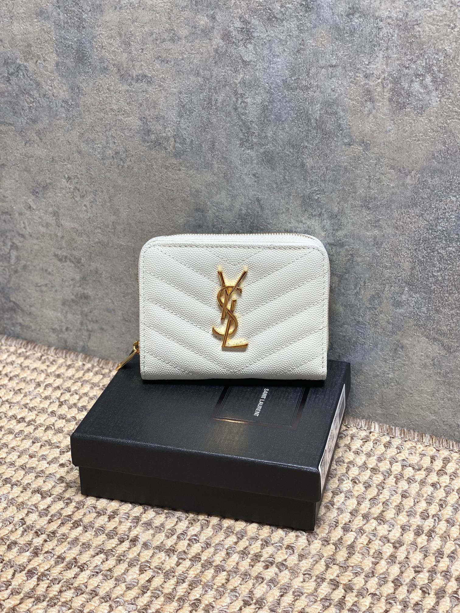YSL Style Leather Wallet Bags detail image 1 from source 770826