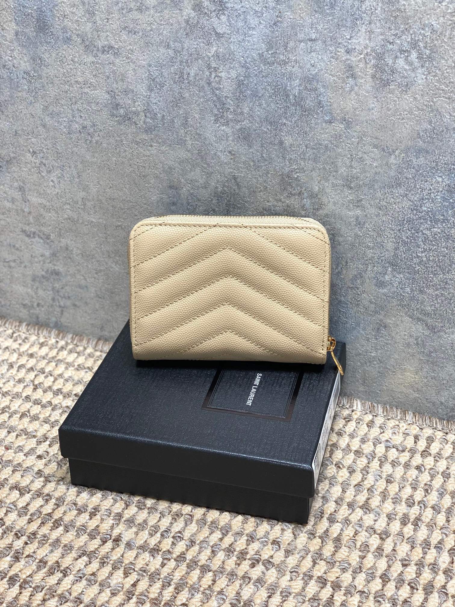 YSL Style Leather Wallet Bags detail image 2 from source 770827