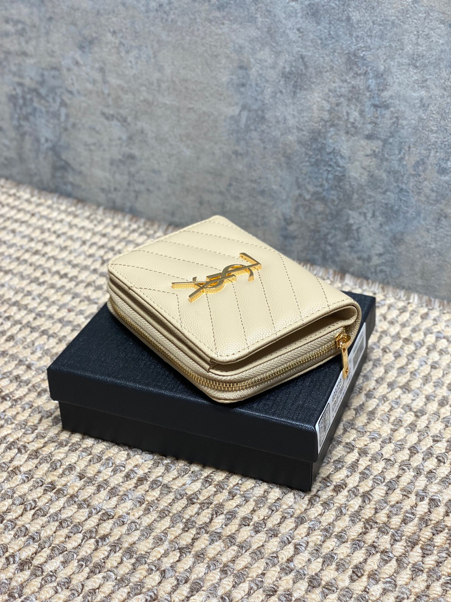 YSL Style Leather Wallet Bags detail image 6 from source 770827