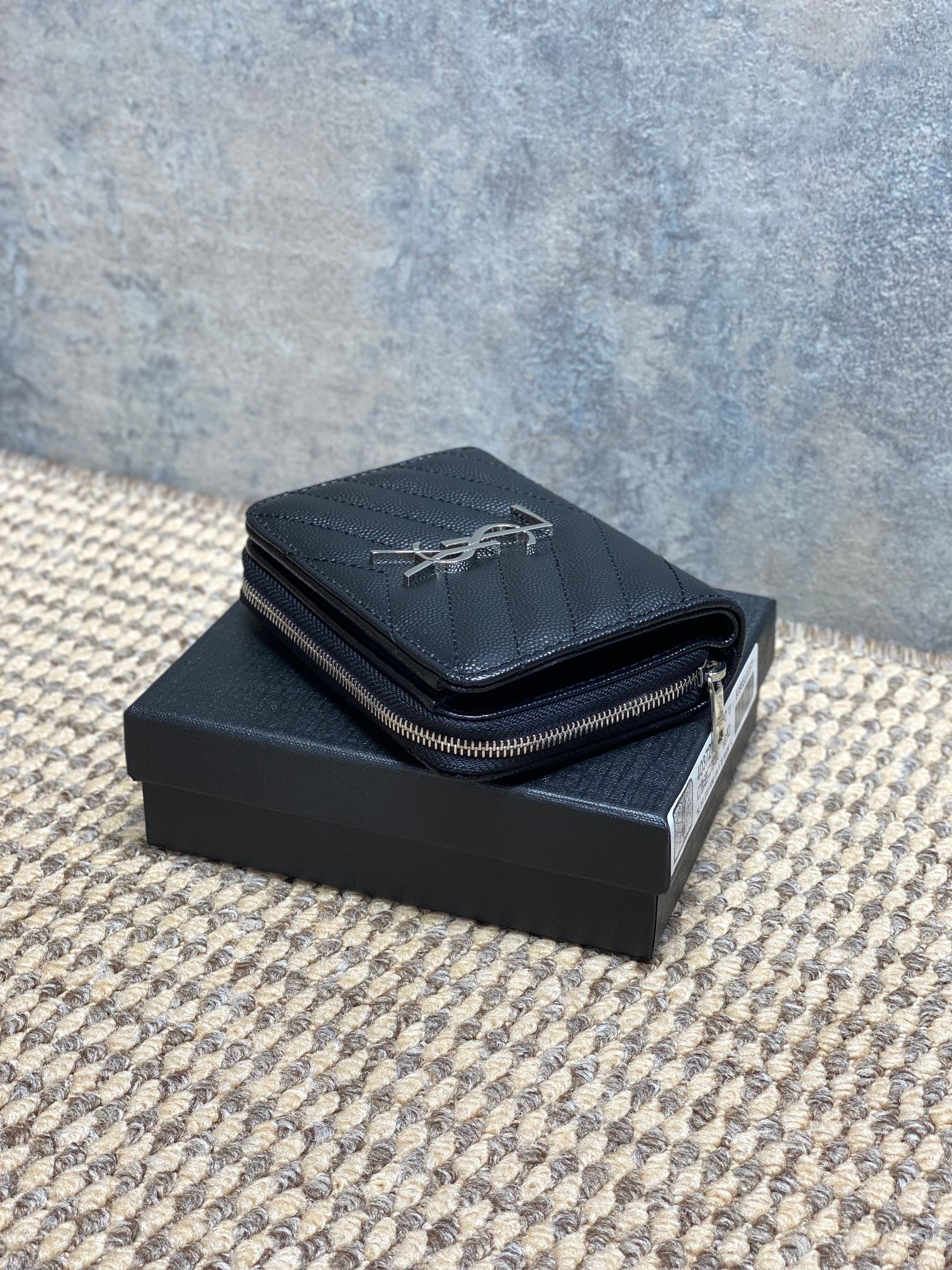 YSL Style Leather Wallet Bags detail image 5 from source 770830