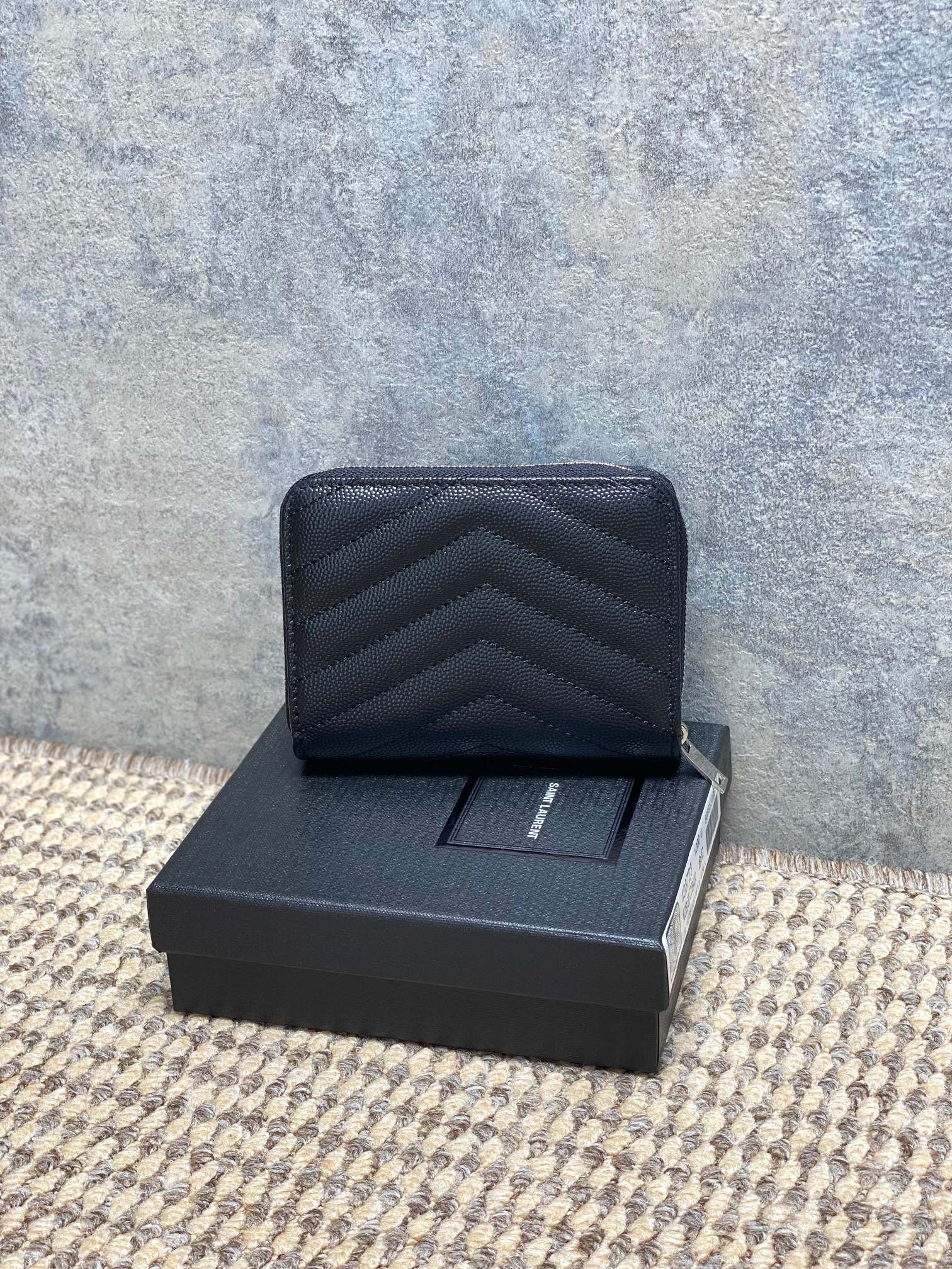 YSL Style Leather Wallet Bags detail image 2 from source 770830