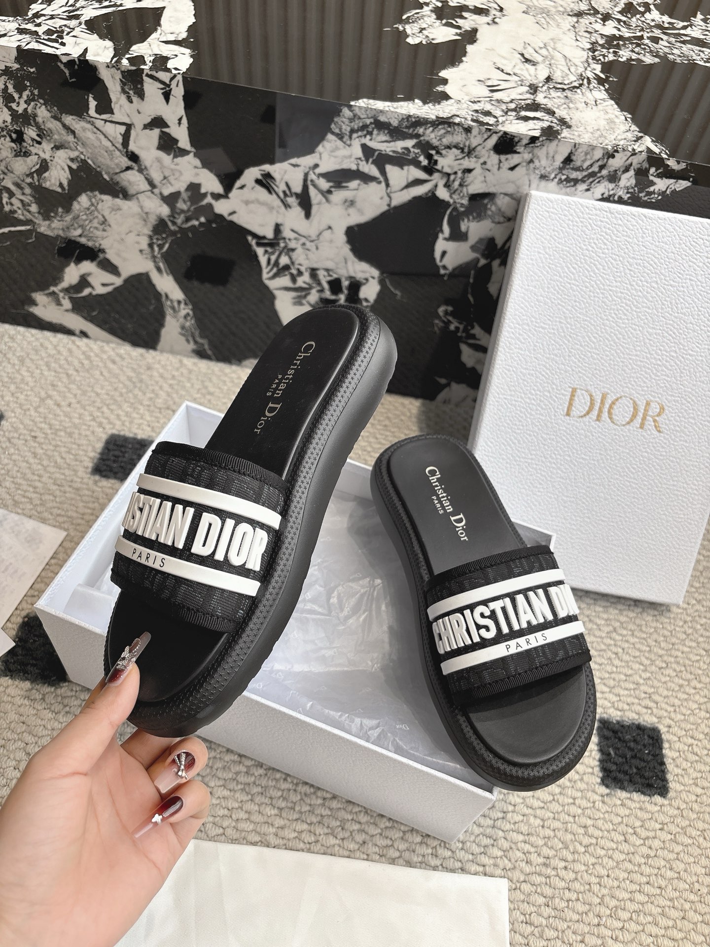 Dior 2025ss新款 Dio(r)evolution系列藤格纹魔术贴一字宽带厚底凉拖鞋