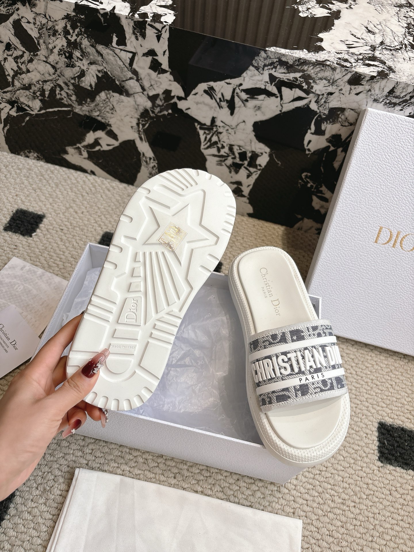 Dior 2025ss新款 Dio(r)evolution系列藤格纹魔术贴一字宽带厚底凉拖鞋