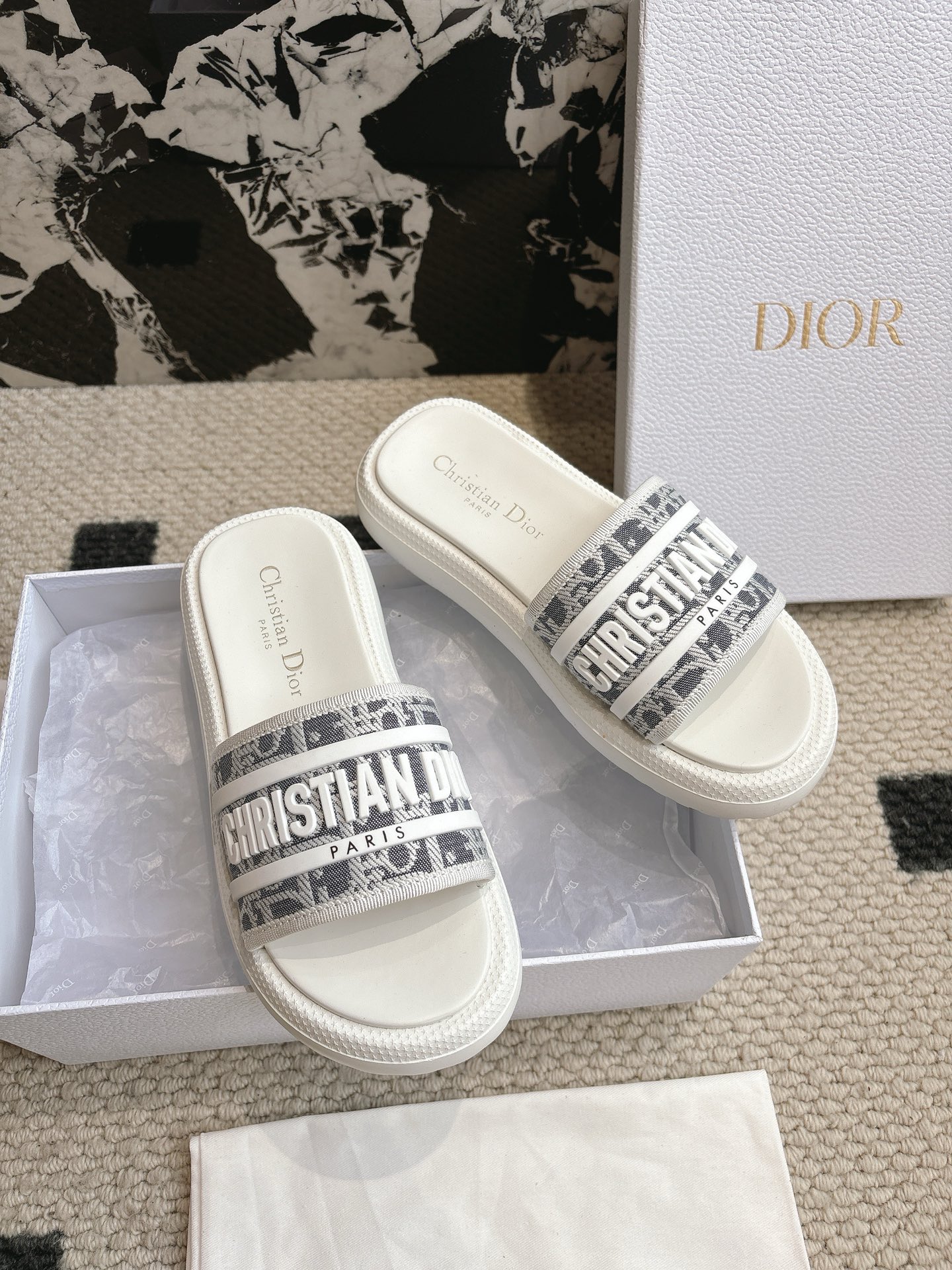 Dior 2025ss新款 Dio(r)evolution系列藤格纹魔术贴一字宽带厚底凉拖鞋