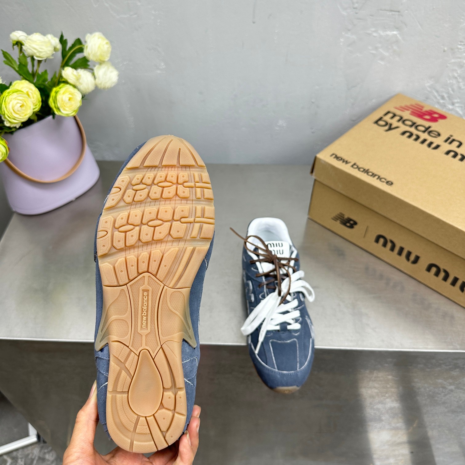 Miu Miu x New Balance 530SL Recreational Shoes with Unique Design - 图片 9