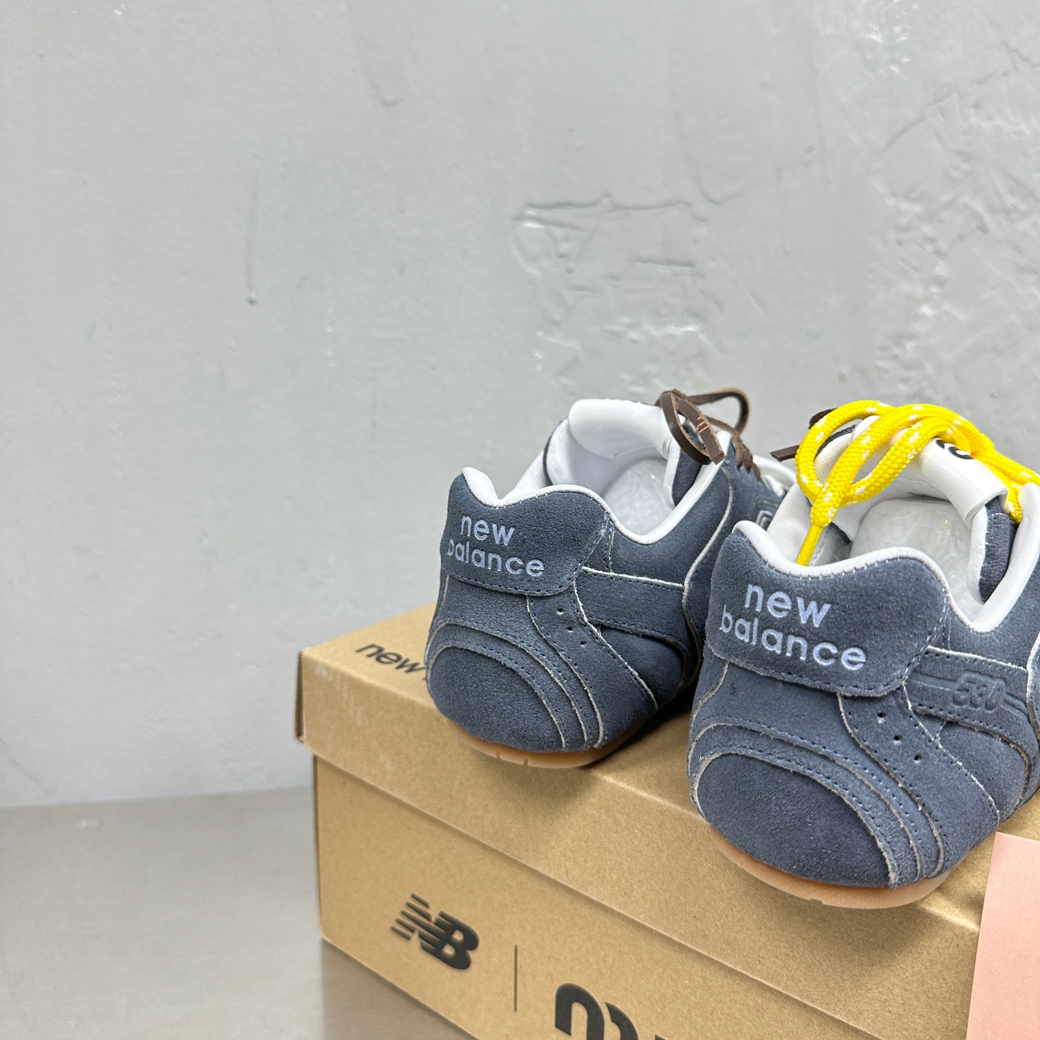 Miu Miu x New Balance 530SL Recreational Shoes with Unique Design - 图片 8