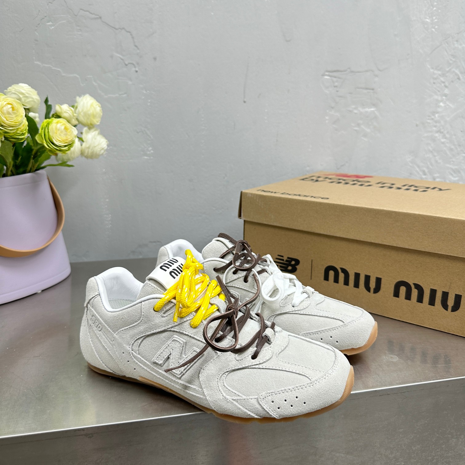 Miu Miu x New Balance NB530 Recreational Shoes: Stylish, Deconstructed Design with Unique Fabric and Color Options - 图片 6