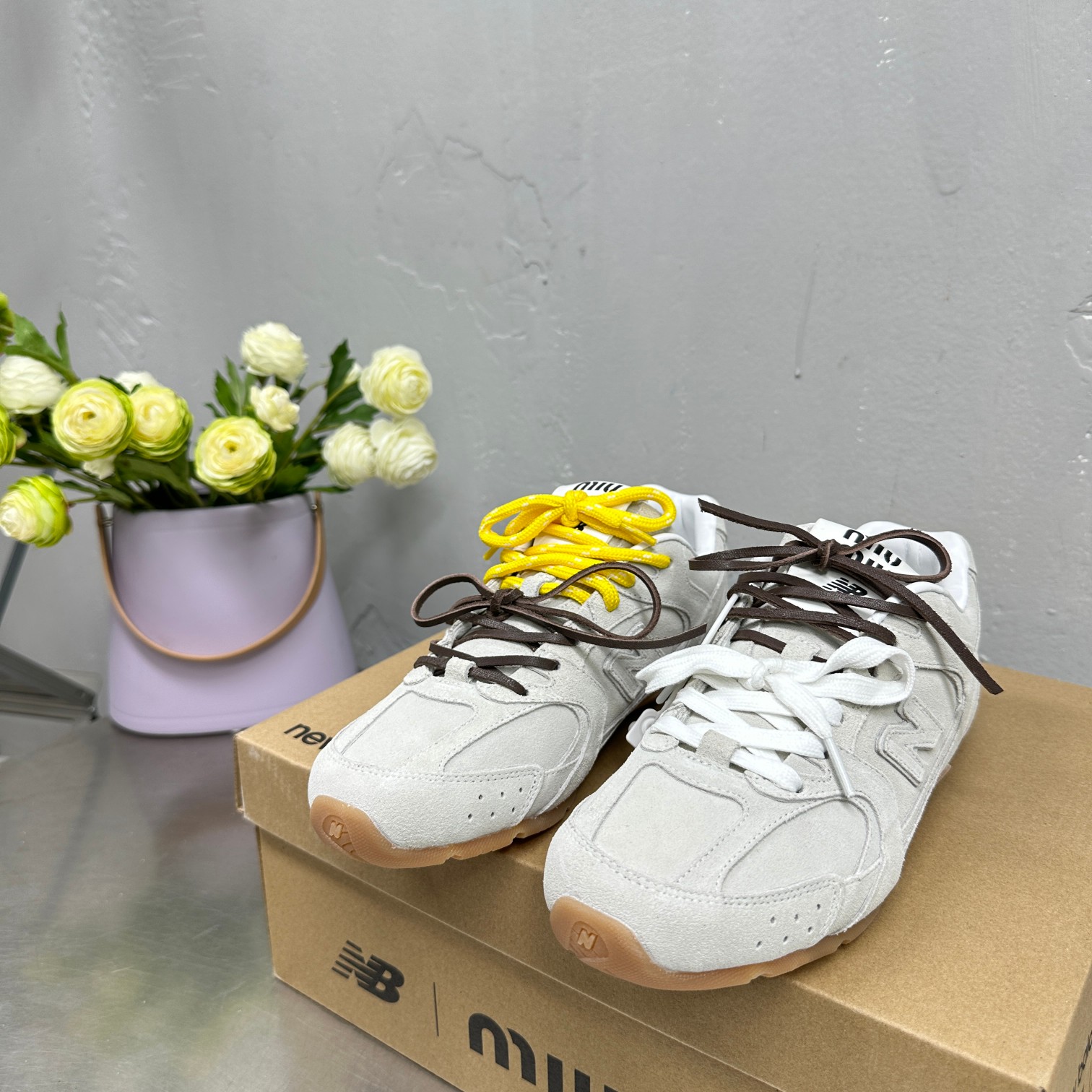 Miu Miu x New Balance NB530 Recreational Shoes: Stylish, Deconstructed Design with Unique Fabric and Color Options - 图片 7