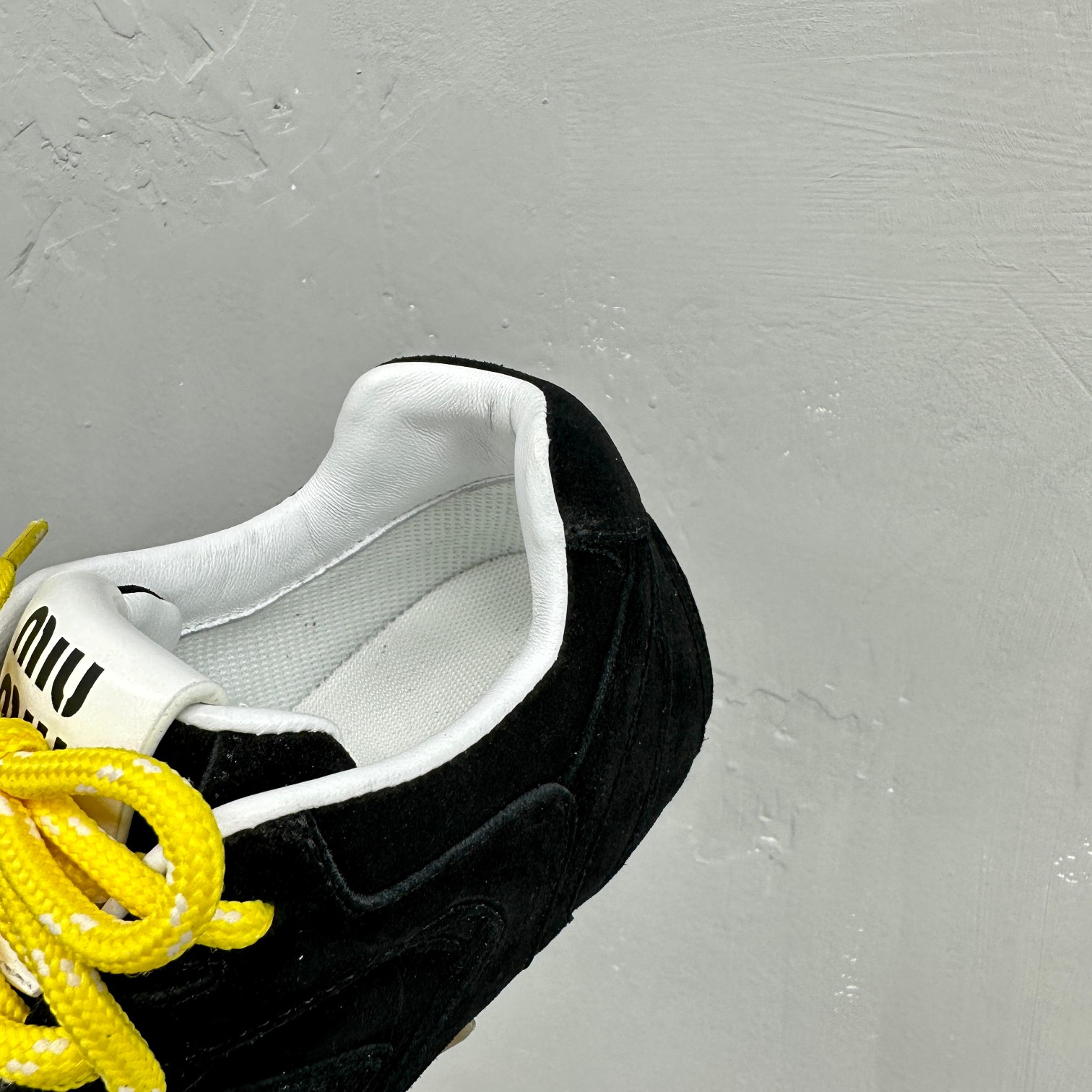 Miu Miu x New Balance 530SL Recreational Shoes: Stylish, Deconstructed Sneakers with Unique Design - 图片 5