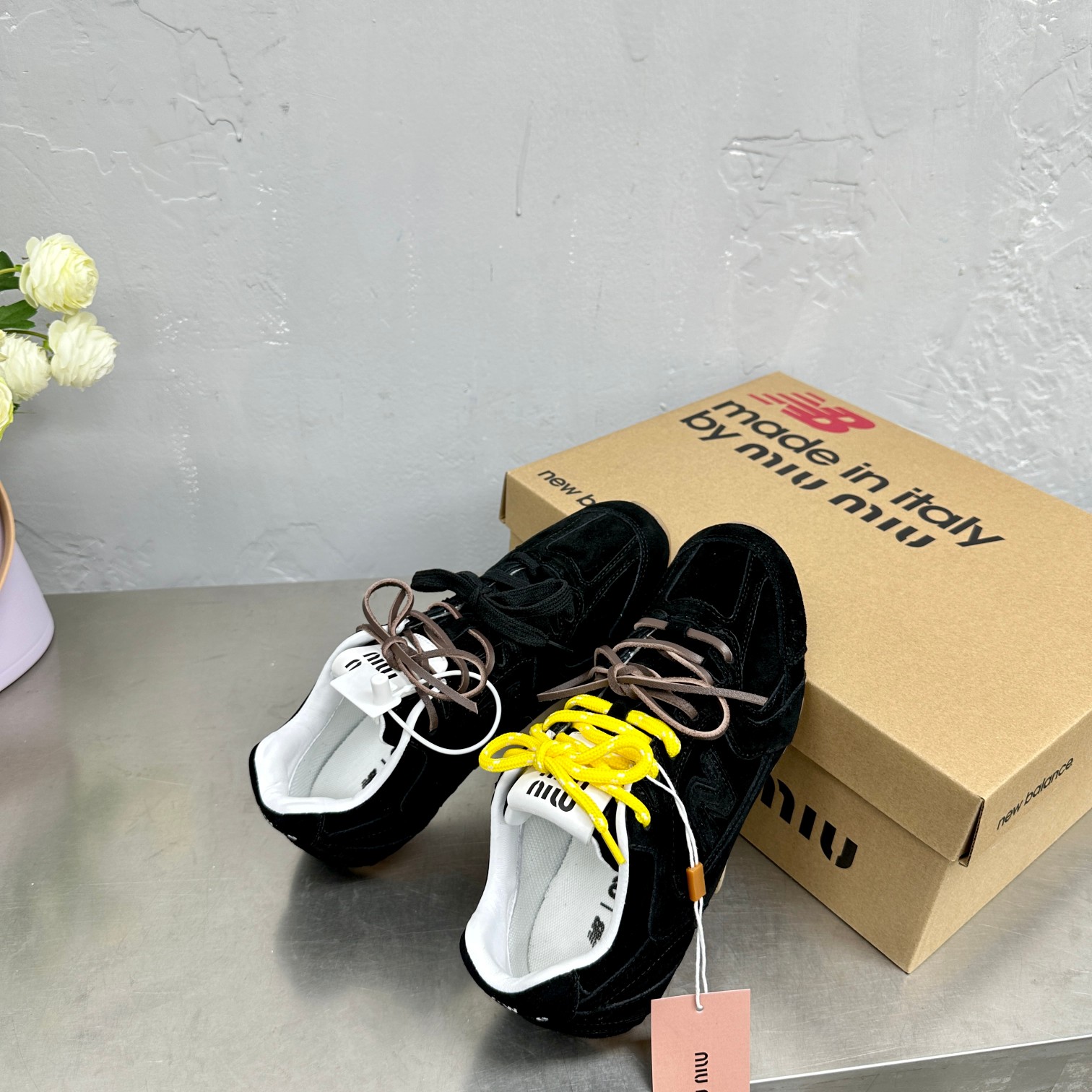 Miu Miu x New Balance 530SL Recreational Shoes: Stylish, Deconstructed Sneakers with Unique Design - 图片 6