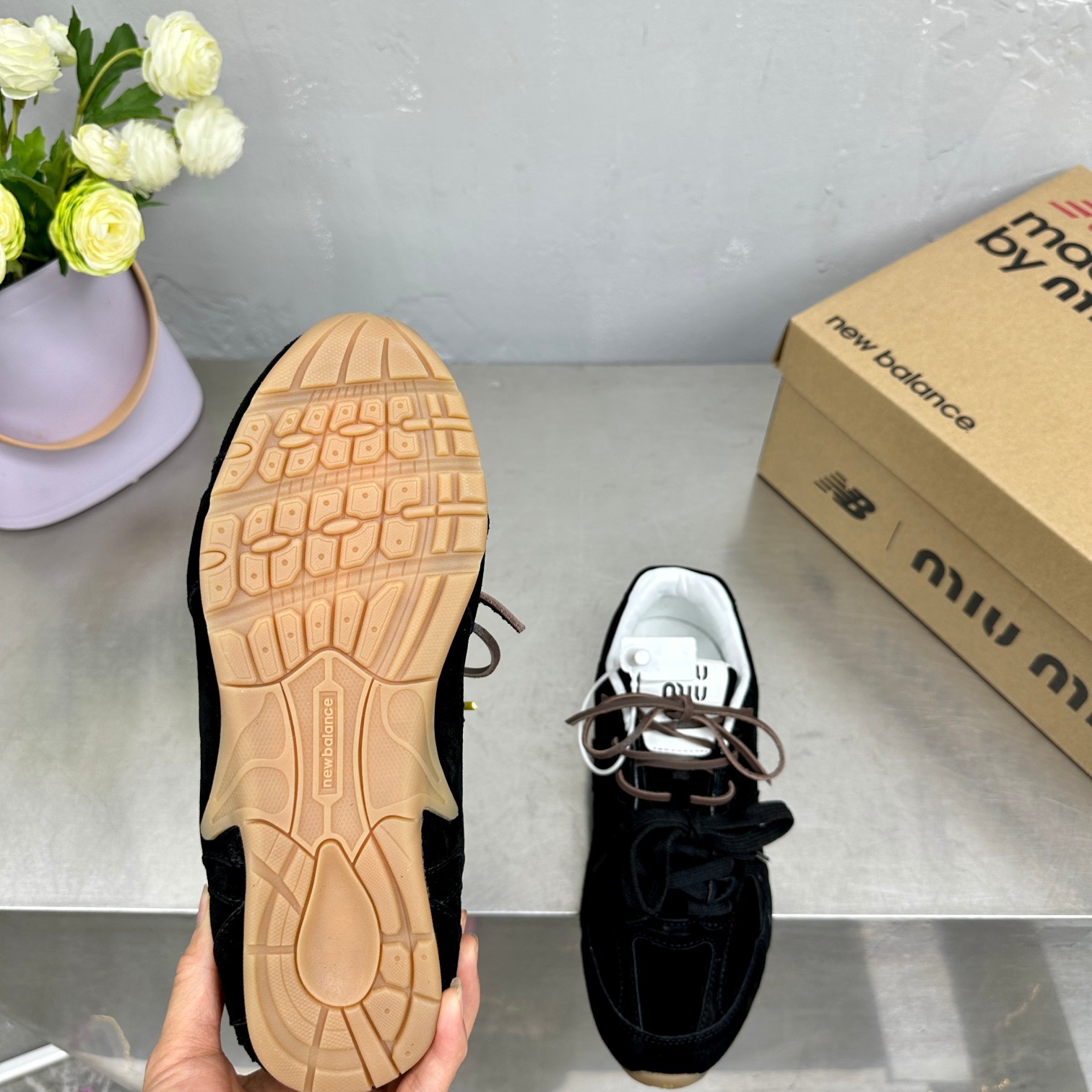 Miu Miu x New Balance 530SL Recreational Shoes: Stylish, Deconstructed Sneakers with Unique Design - 图片 9