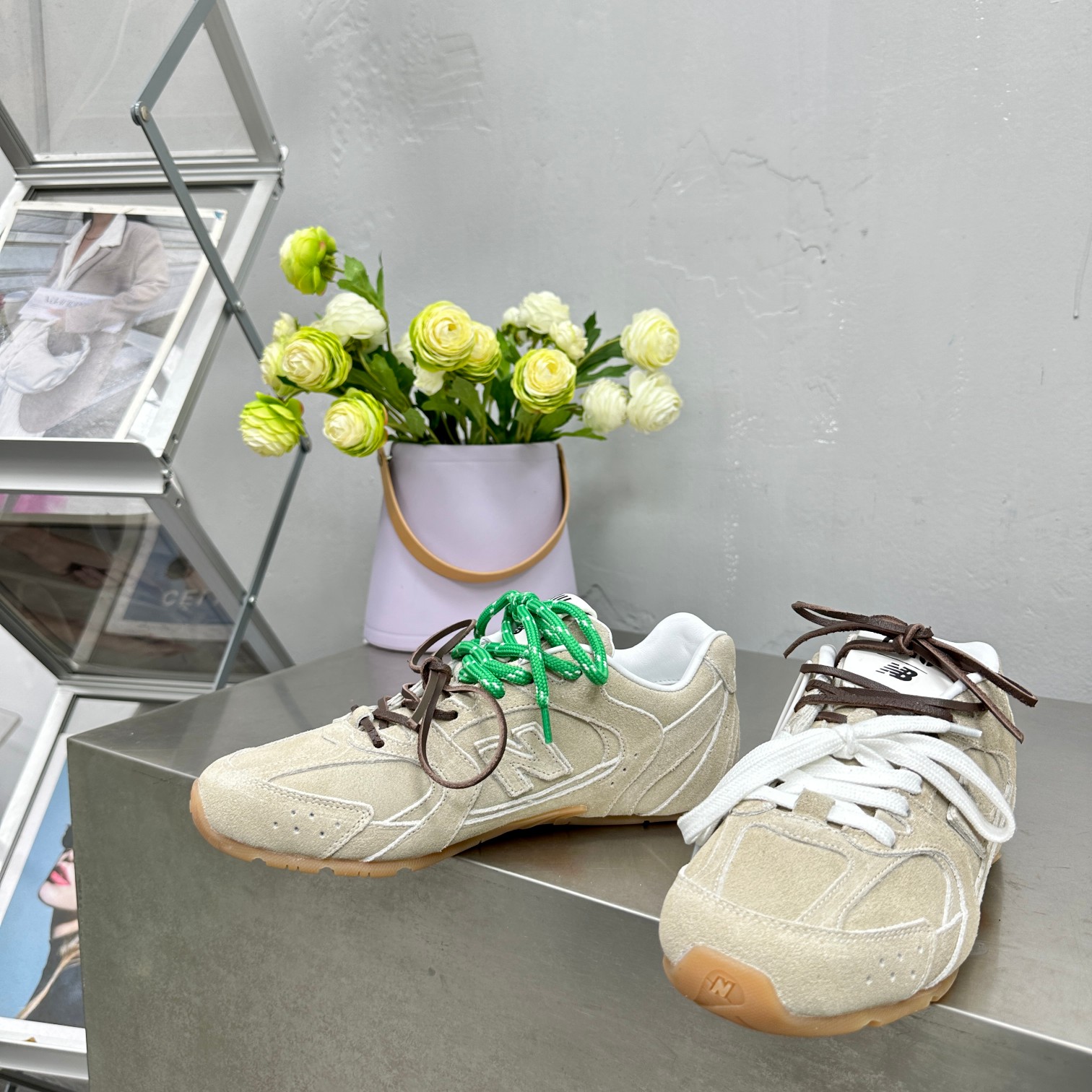 Miu Miu x New Balance NB530 Recreational Shoes: Stylish Iterative Design with Unique Features - 图片 4