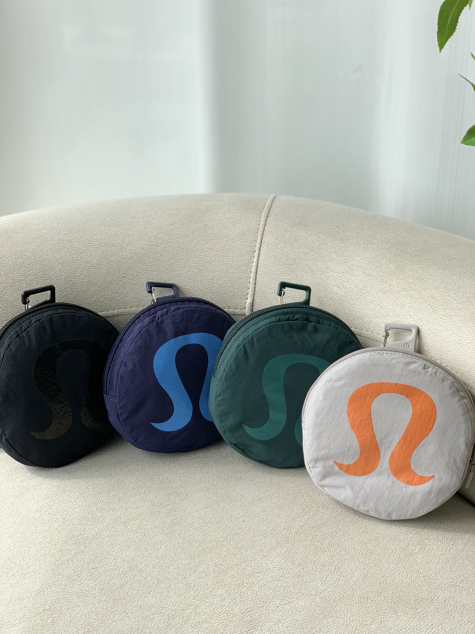 An ultra-lightweight, packable tote bag engineered for high-capacity - Comprehensive 4