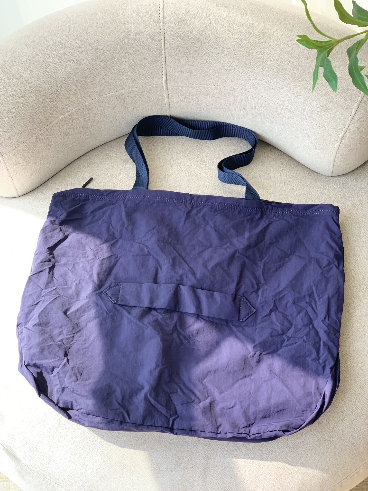 the exterior front circular pouch provides quick-access storage for - Comprehensive 9