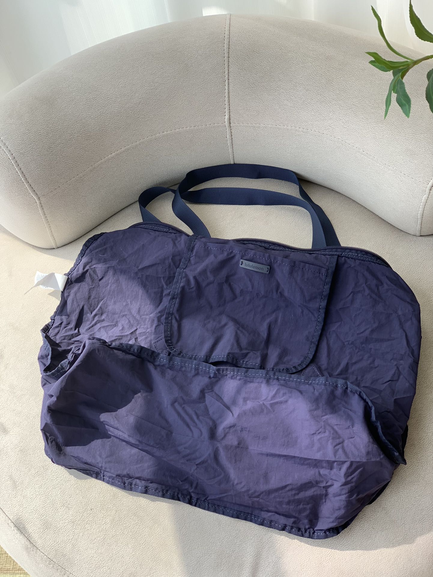 the exterior front circular pouch provides quick-access storage for - Comprehensive 8