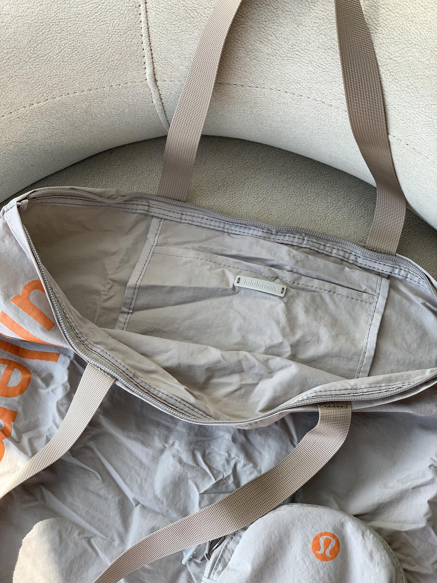 Packable tote bag with integrated clip-on charm functionality - Comprehensive 9
