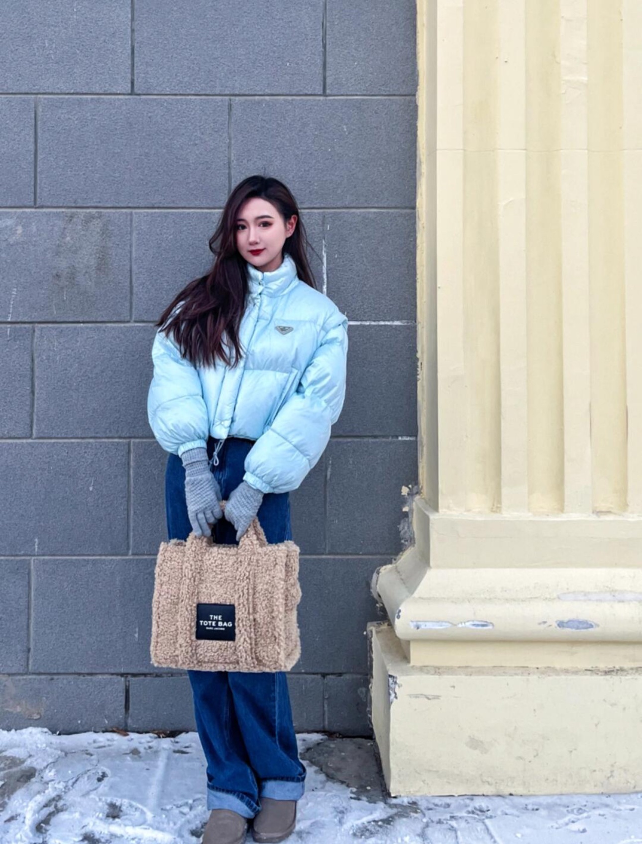 The quintessential winter accessory: the plush bag - Bag