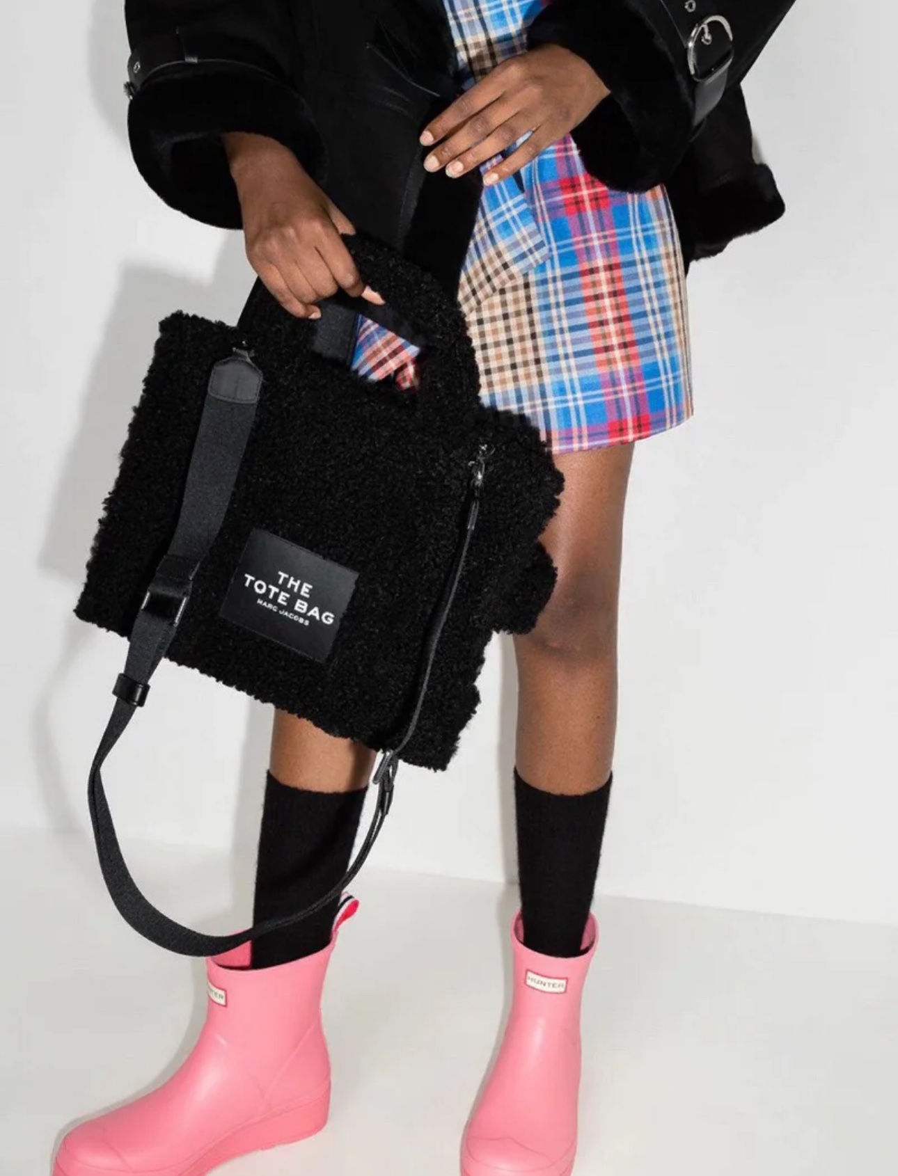 An essential piece designed for Autumn/Winter styling. - Comprehensive 7