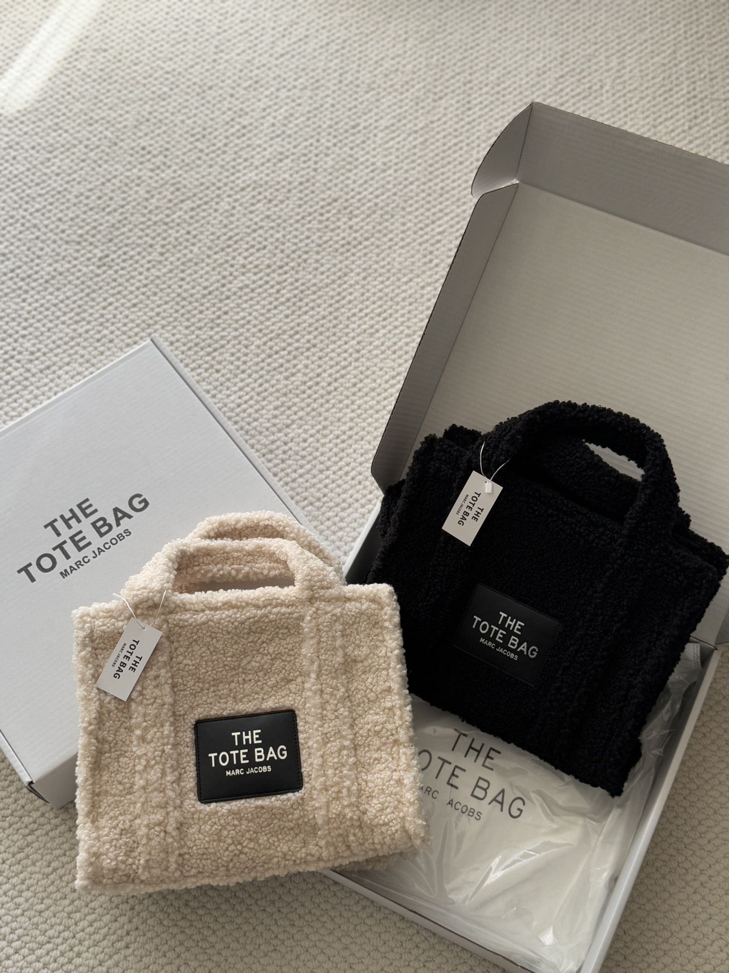 Crafted from soft, fine-textured shearling, this winter tote features a - Bag 2
