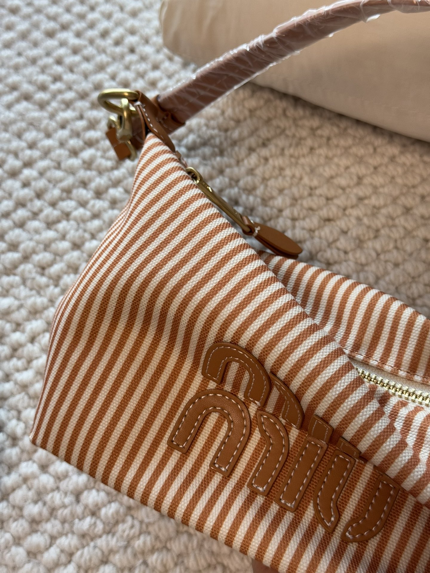Crafted from high-density striped canvas with a textured cross-weave, th - Comprehensive 7