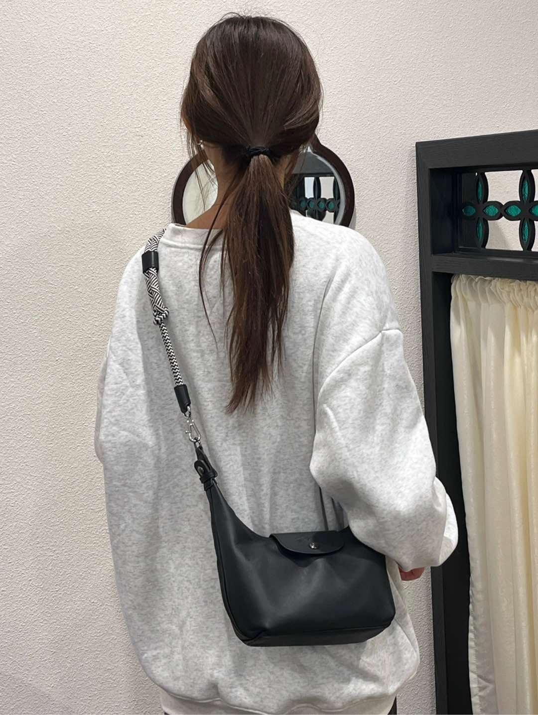 This bag does not include a shoulder strap - Comprehensive 7