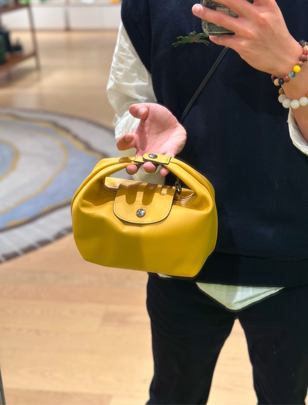A lightweight, supple bag designed for effortless year-round styling - Comprehensive 4