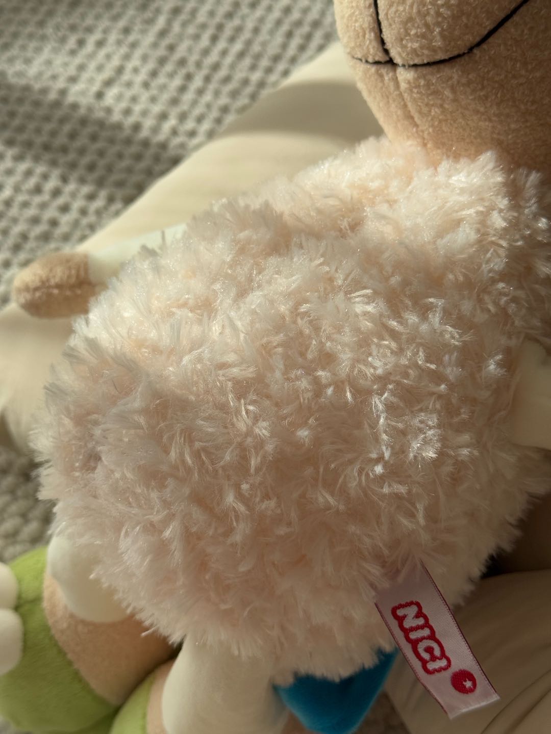 Especially the Nici family's sleeping hat sheep is so cute and adorable - Hat