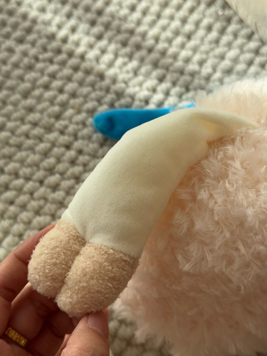Especially the Nici family's sleeping hat sheep is so cute and adorable - Hat 4