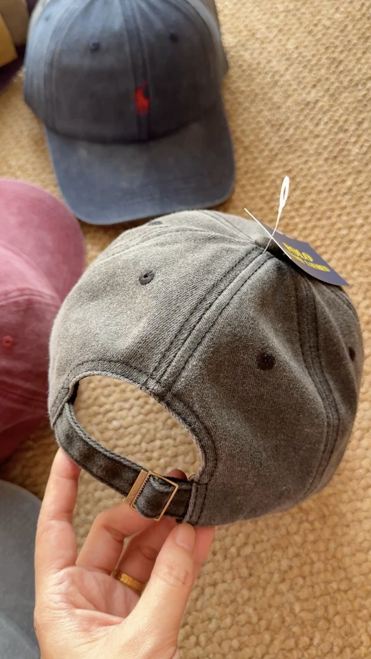 The hat body is soft and comfortable - Hat