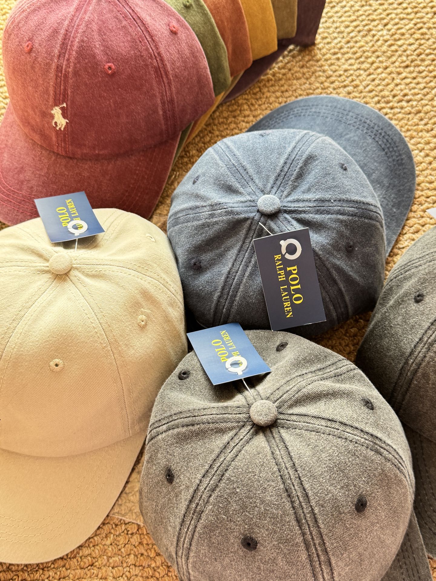 The matte texture of washed cotton makes the color of the hat body - Hat 4