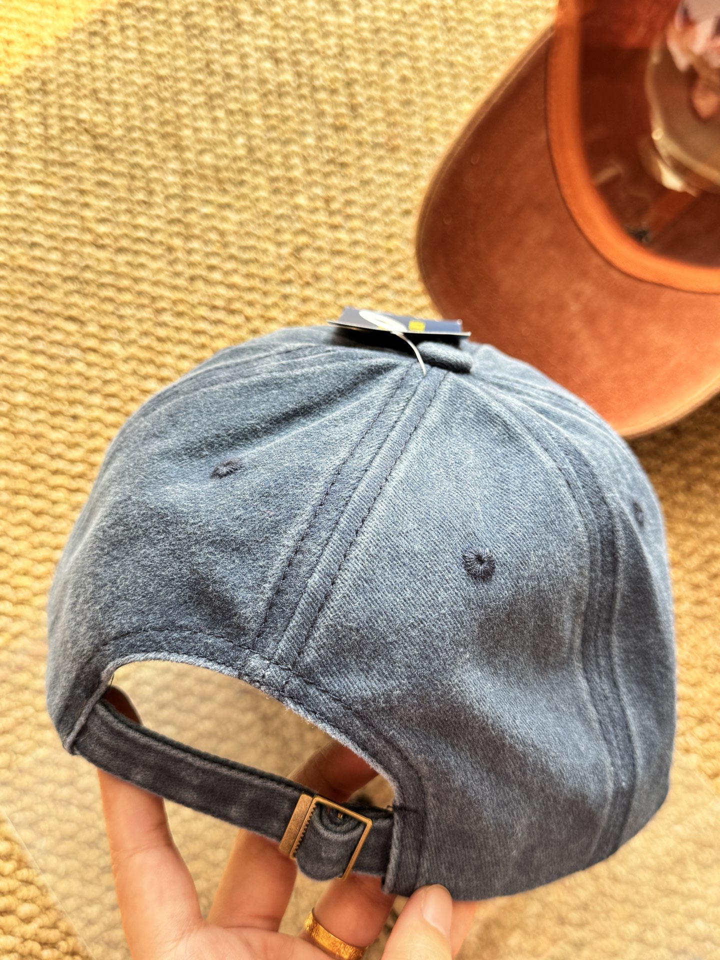 The matte texture of washed cotton makes the color of the hat body - Hat 9