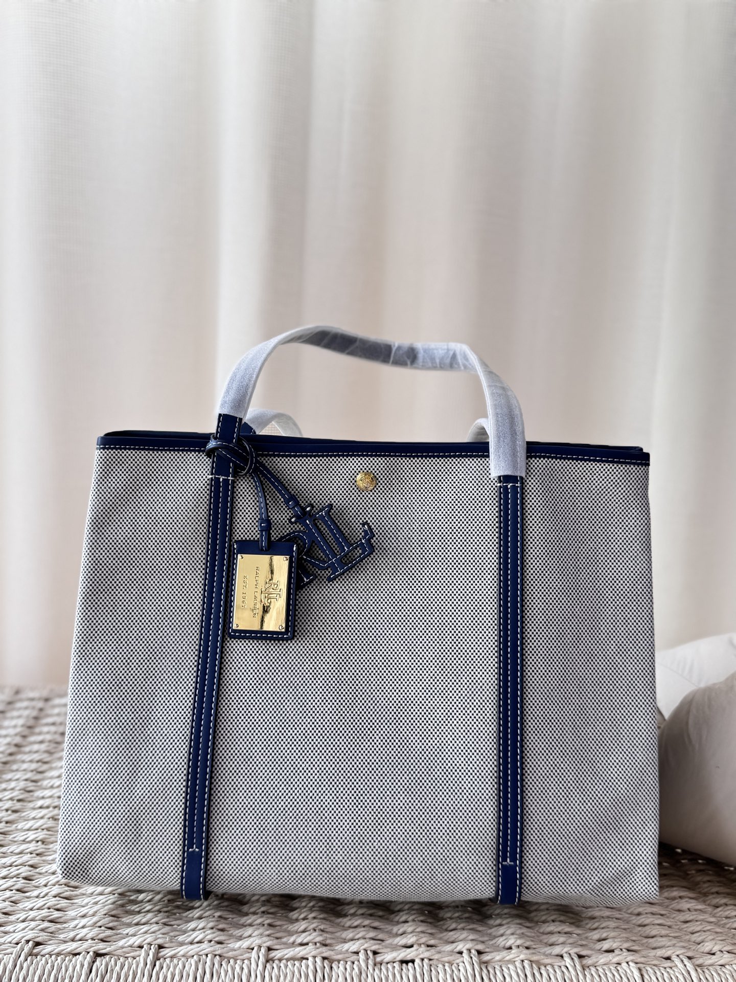 Chloé Luxury Designer Handbag Shoulder Crossbody Bag crafted in premium