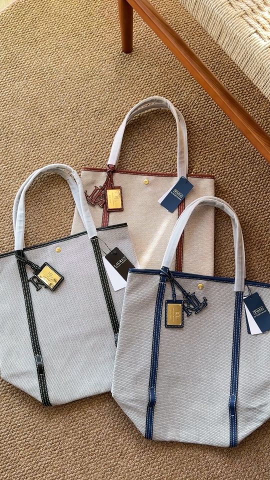 Max Mara Luxury Designer Handbag Shoulder Crossbody Bag crafted in
