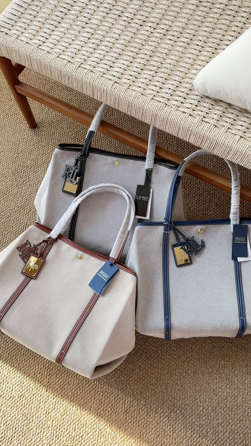 Prada Luxury Designer Handbag Shoulder Crossbody Bag crafted in premium