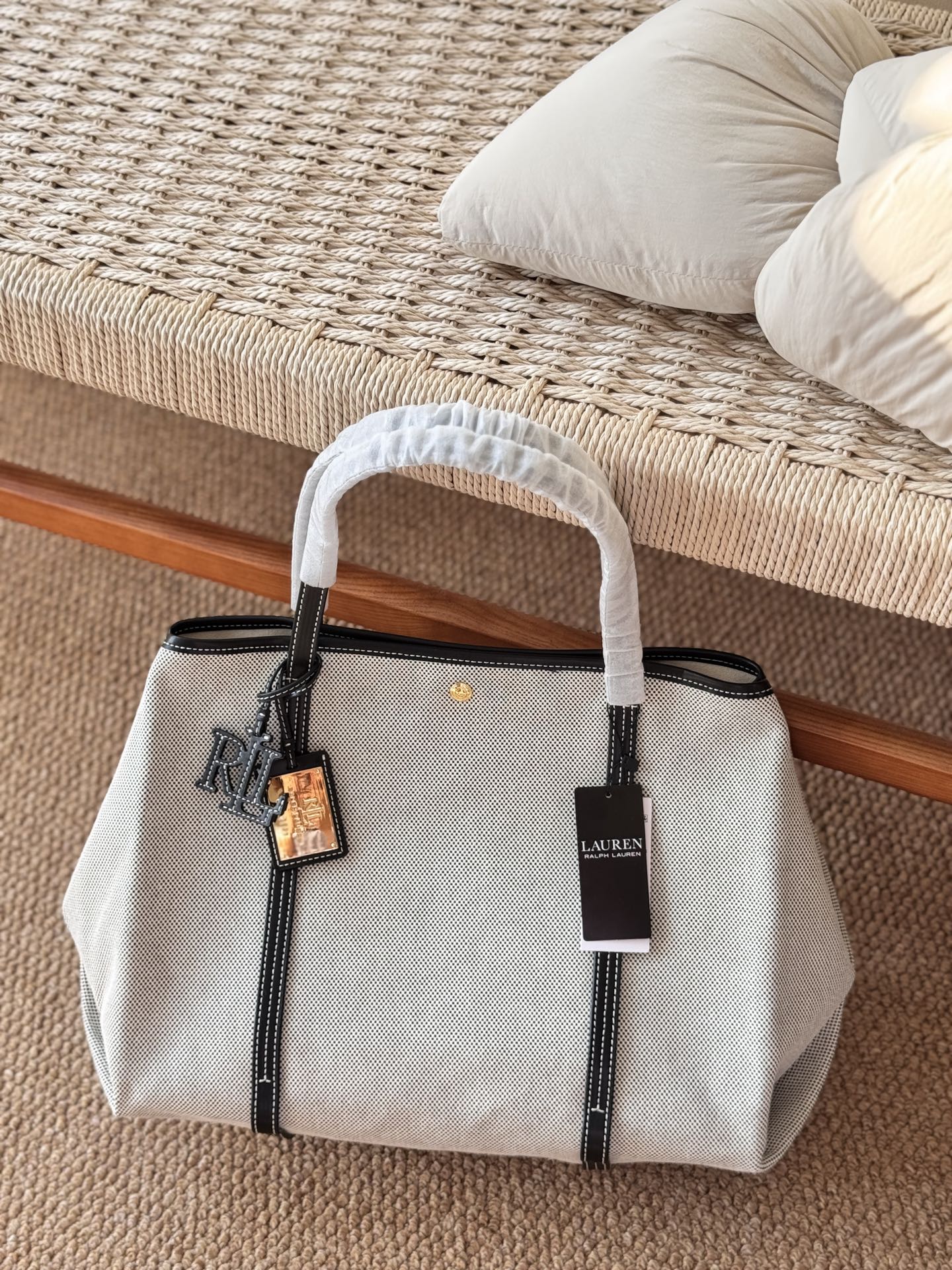 Hermès Luxury Designer Handbag Shoulder Crossbody Bag crafted in premium 4