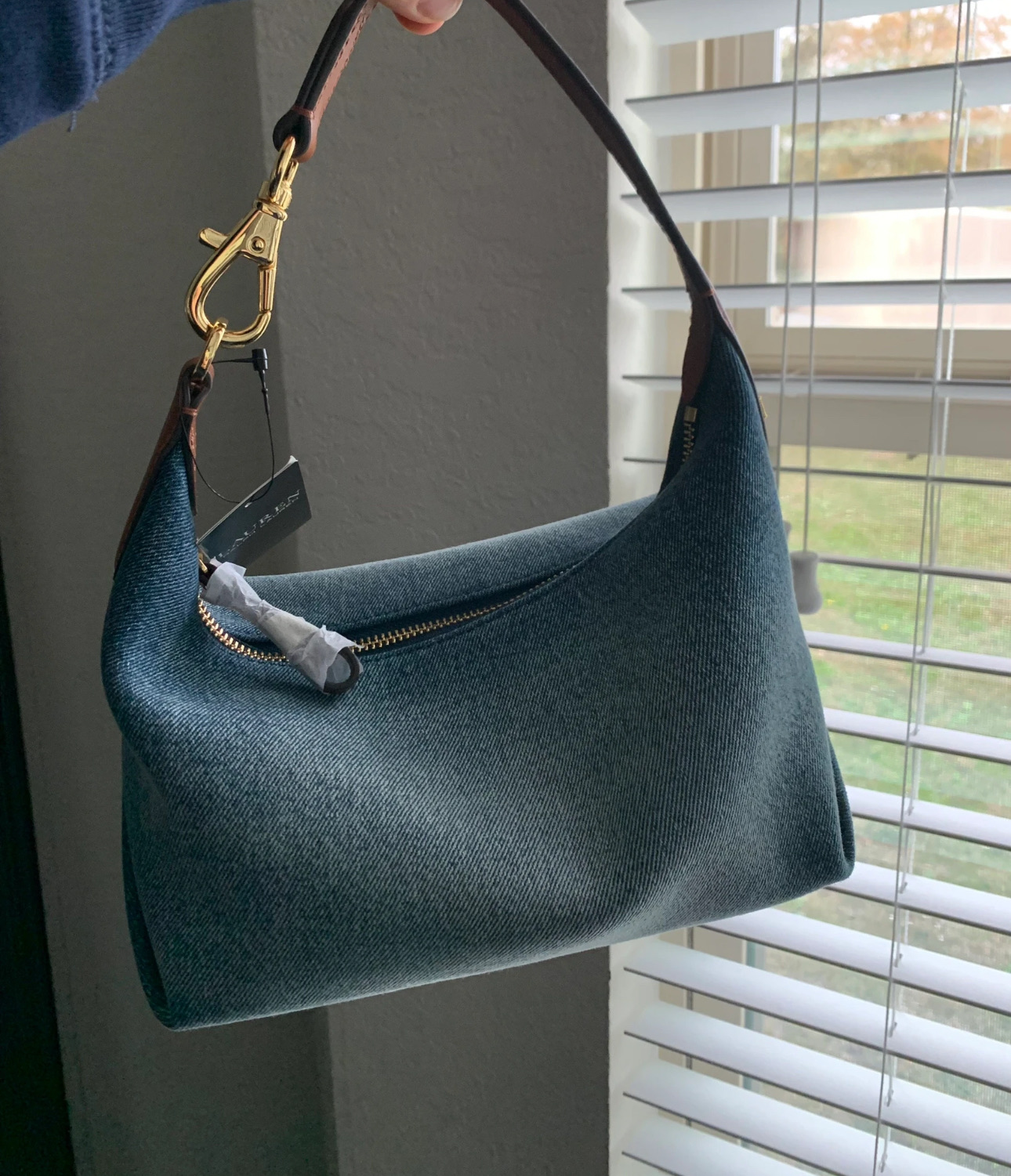 Tod's Luxury Designer Handbag Shoulder Crossbody Bag crafted in premium 5