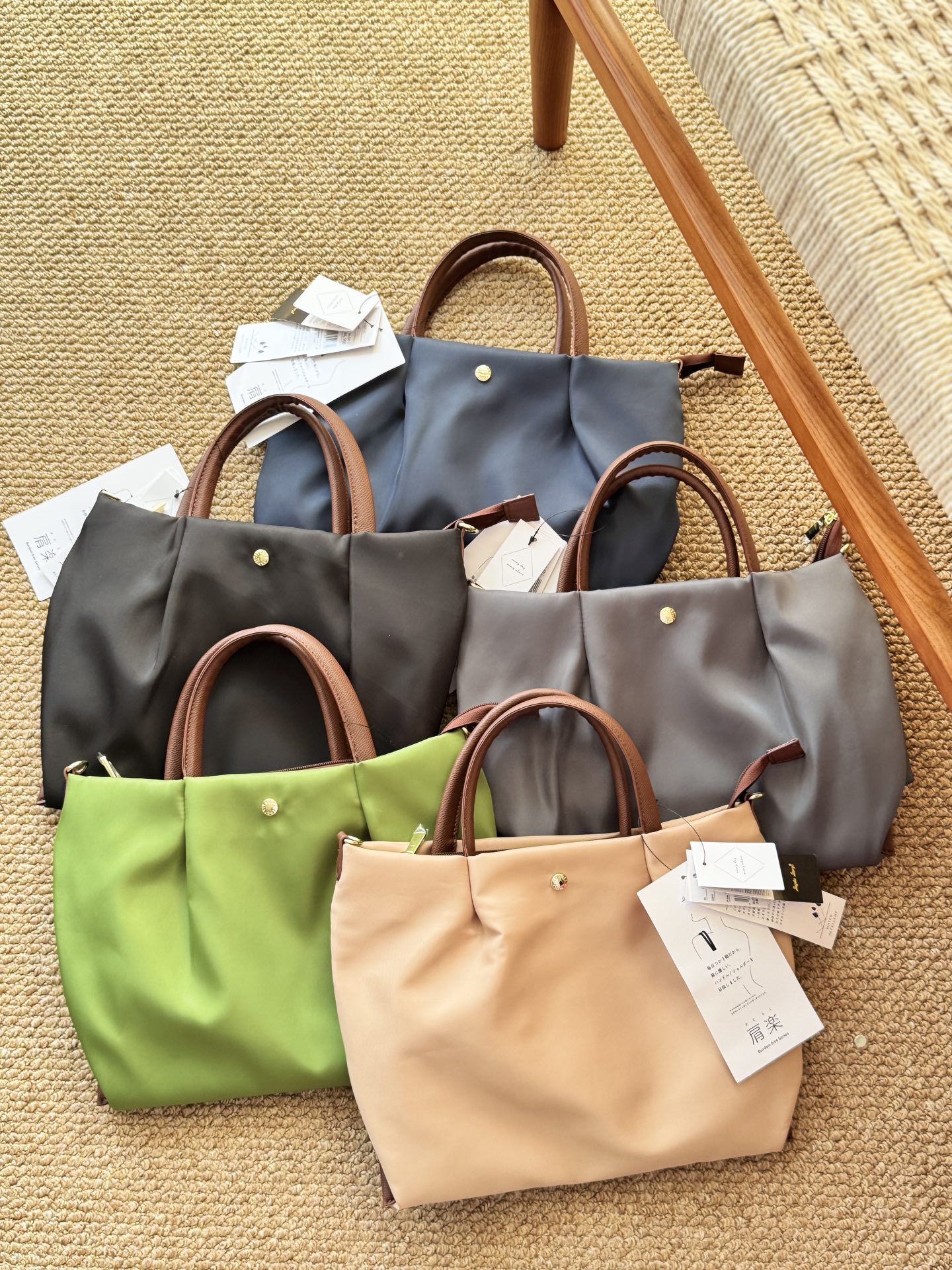 Ferragamo Luxury Designer Handbag Shoulder Crossbody Bag crafted in 6