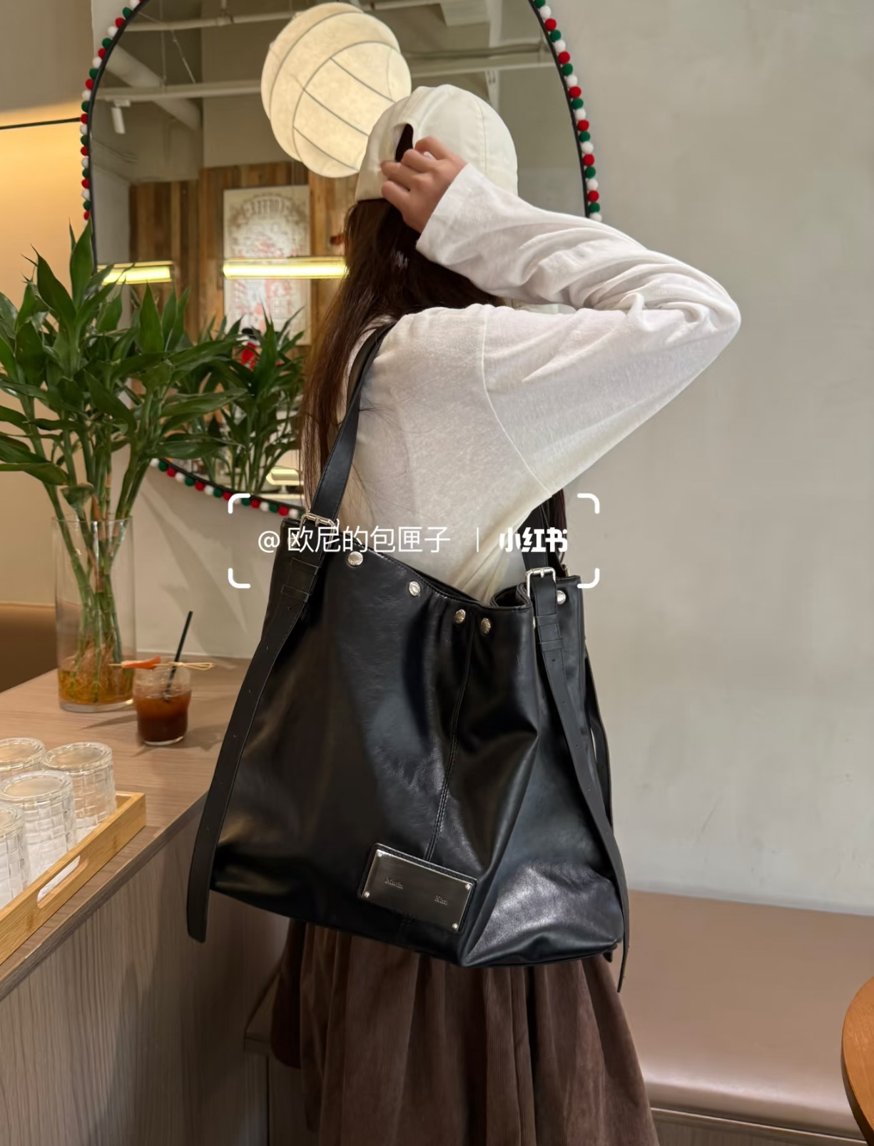 Valentino Classic Handcrafted Luxury Leather Shoulder Bag Ref.95922192 6