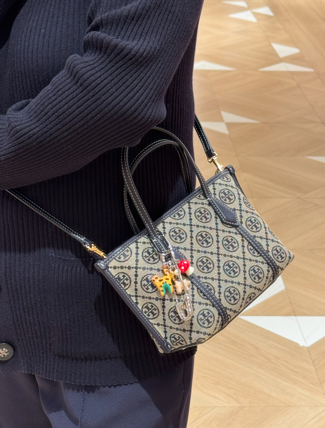 Fendi Luxury Designer Handbag Shoulder Crossbody Bag crafted in premium 3